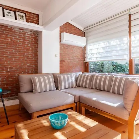 Charming 3bed Private Garden & Terrace! #381 Istambul