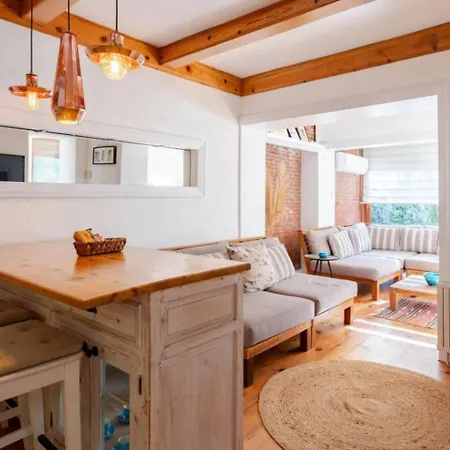 Charming 3bed Private Garden & Terrace! #381 *