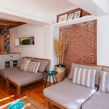 Charming 3bed Private Garden & Terrace! #381 *