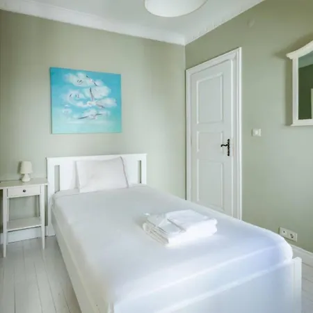Charming 3bed Private Garden & Terrace! #381 Villa *