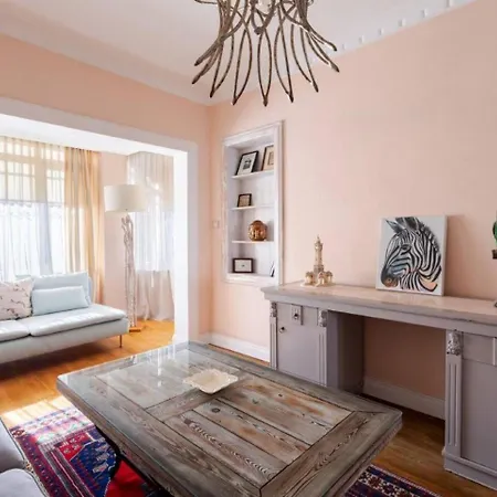 Charming 3bed Private Garden & Terrace! #381 Villa Istambul